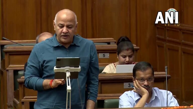 Delhi Budget 2022-23: शिक्षा के लिए दिल्ली सरकार ने खोला खजाना, मनीष सिसोदिया ने पेश किया 75,800 करोड़ का बजट