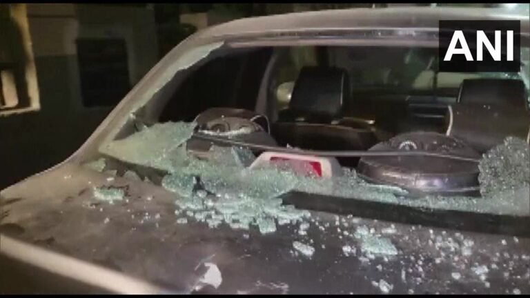 उत्तर पश्चिमी दिल्ली में हंगामा, पत्थरबाजी कर गाड़ियों तोड़ीं, दो लोग गिरफ्तार