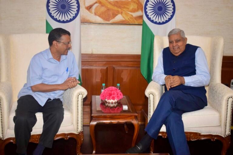 दिल्ली के मुख्यमंत्री अरविंद केजरीवाल ने उपराष्ट्रपति धनखड़ से की मुलाकात