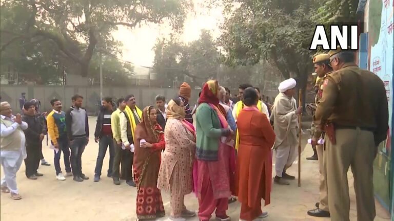 MCD Election 2022 : महिला से लेकर बुजुर्ग तक, युवाओं से लेकर दिव्यांग में दिखा वोटिंग के लिए उत्साह