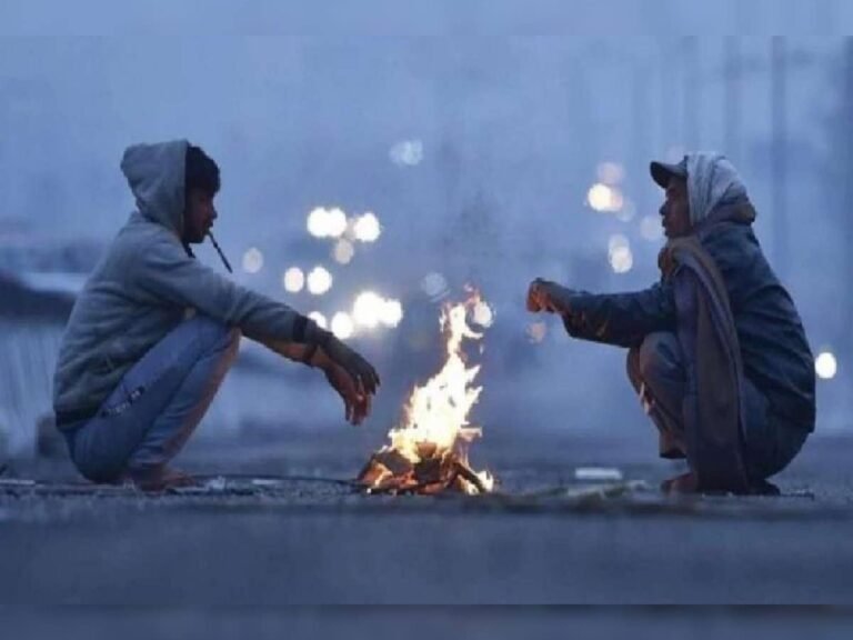 Delhi Today Weather: दिल्ली में शीतलहर का प्रकोप जारी, दो दिन में नौ डिग्री गिर गया राजधानी का पारा