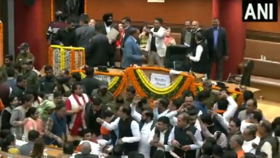 MCD Election: फिर टल गया एमसीडी महापौर का चुनाव, एक महीने में तीसरी बार स्थगित हुई सदन की कार्रवाई