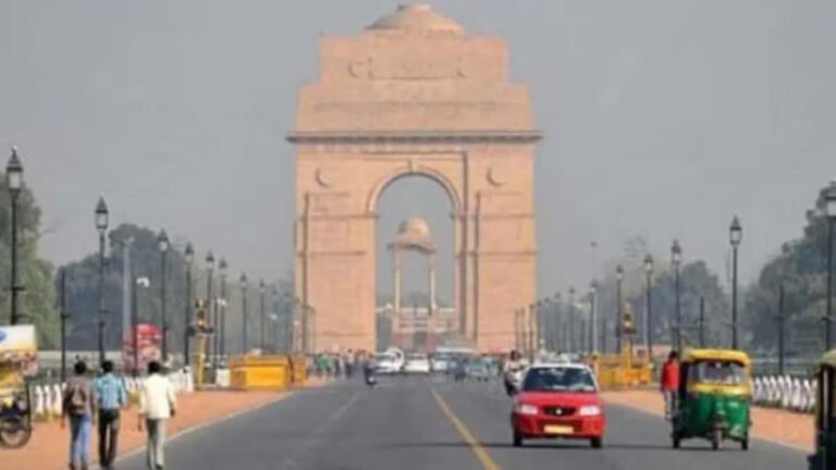 Delhi Weather: अगले पांच दिन में 30 डिग्री तक जा सकता है दिल्ली का तापमान, 30 किलोमीटर की रफ्तार से चल सकती हैं हवाएं