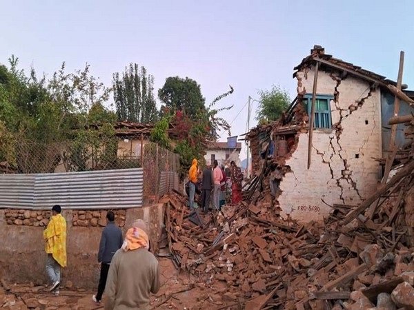 भूकंप ने नेपाल में मचाई तबाही, 128 लोगों की मौत, उत्तर भारत में भी देर रात लगे दो झटके