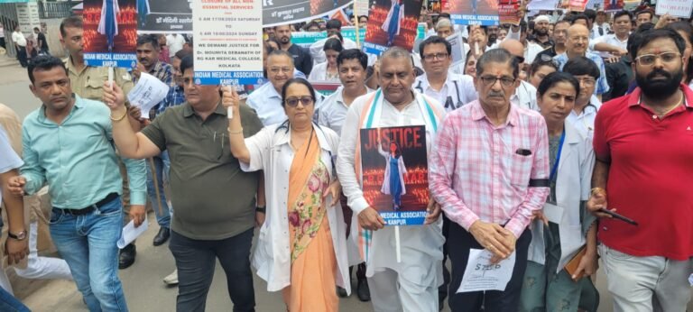 बीजेपी सांसद देवेंद्र सिंह भोले ने दिया डॉक्टरों का साथ, विरोध मार्च में हुए शामिल