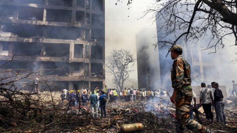 विमान हादसे के बाद टाटा समूह का बड़ा ऐलान,  अपनों को खोने वाले परिजनों को दी जाएगी एक-एक करोड़ रुपये की सहायता