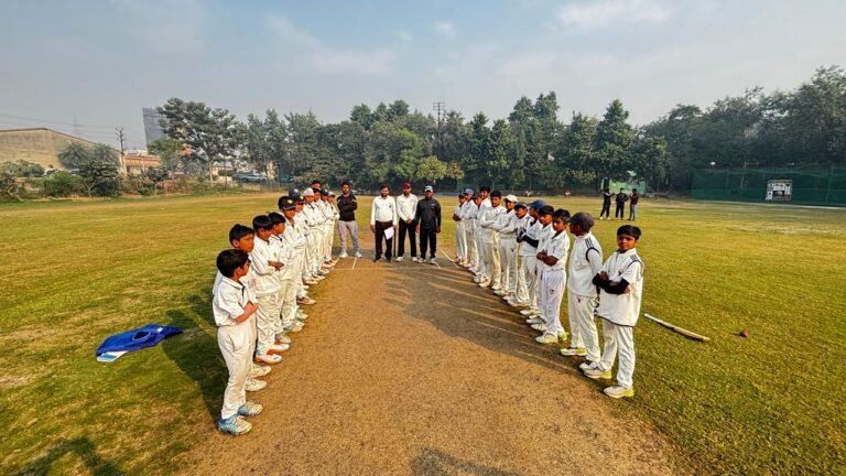 गरवंश वेरी को बेस्ट बल्लेबाज का अवार्ड